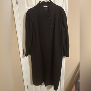 Pinpoint Fashions Black Long Coat with Lining in Size XL
